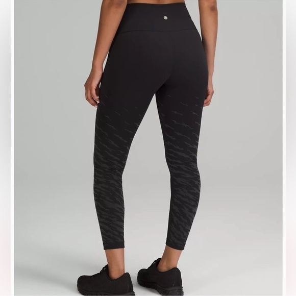 Lululemon Lunar New Year Limited Edition Wunder Under High-Rise 25” Tight - Picture 4 of 9